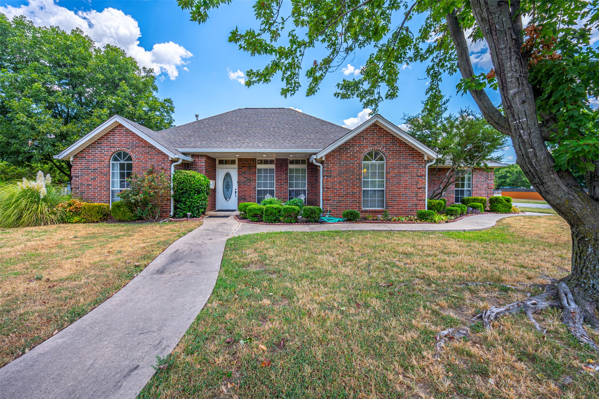210 S 8th Davis OK 73030