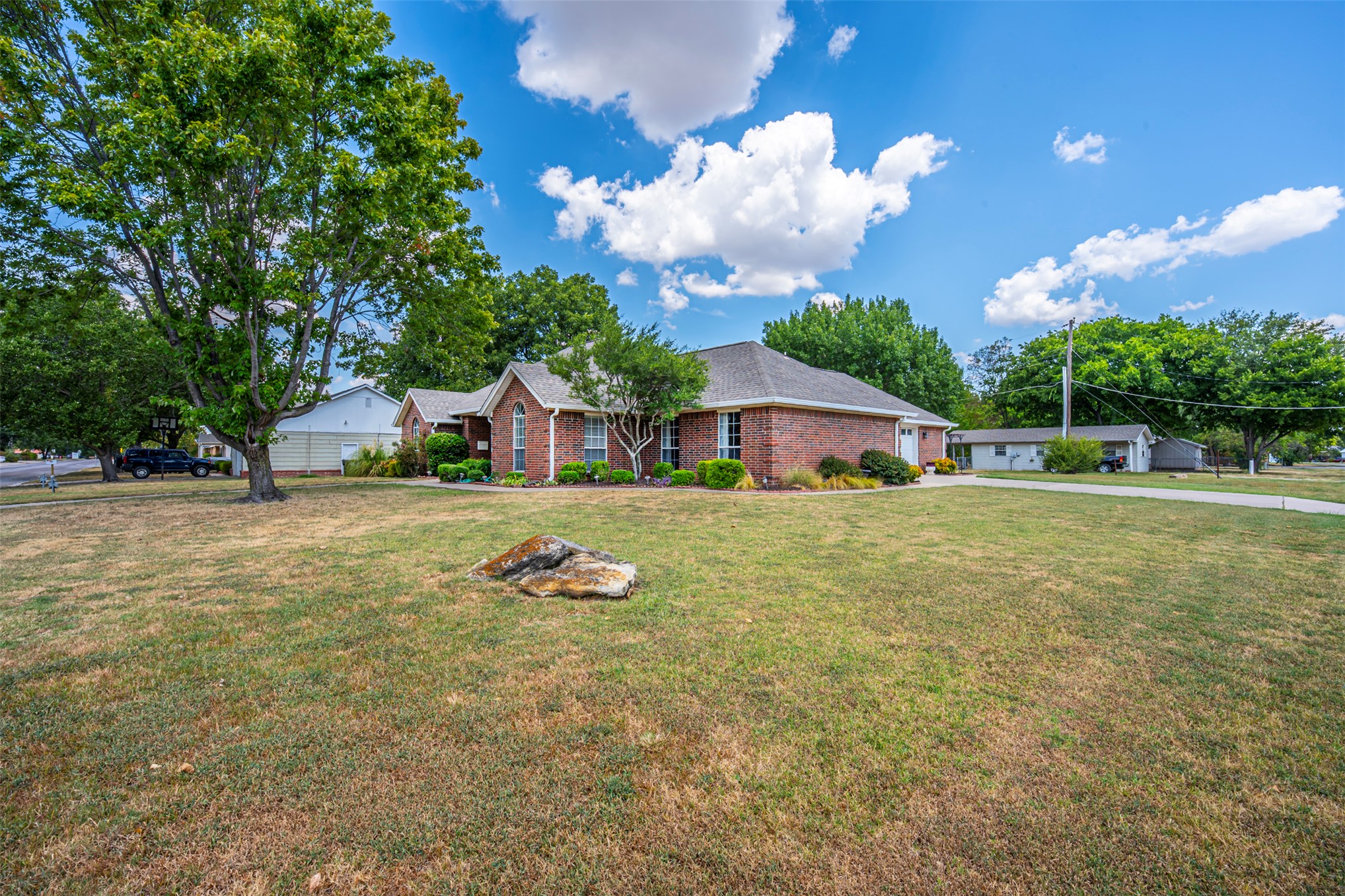 210 S 8th Davis OK 73030