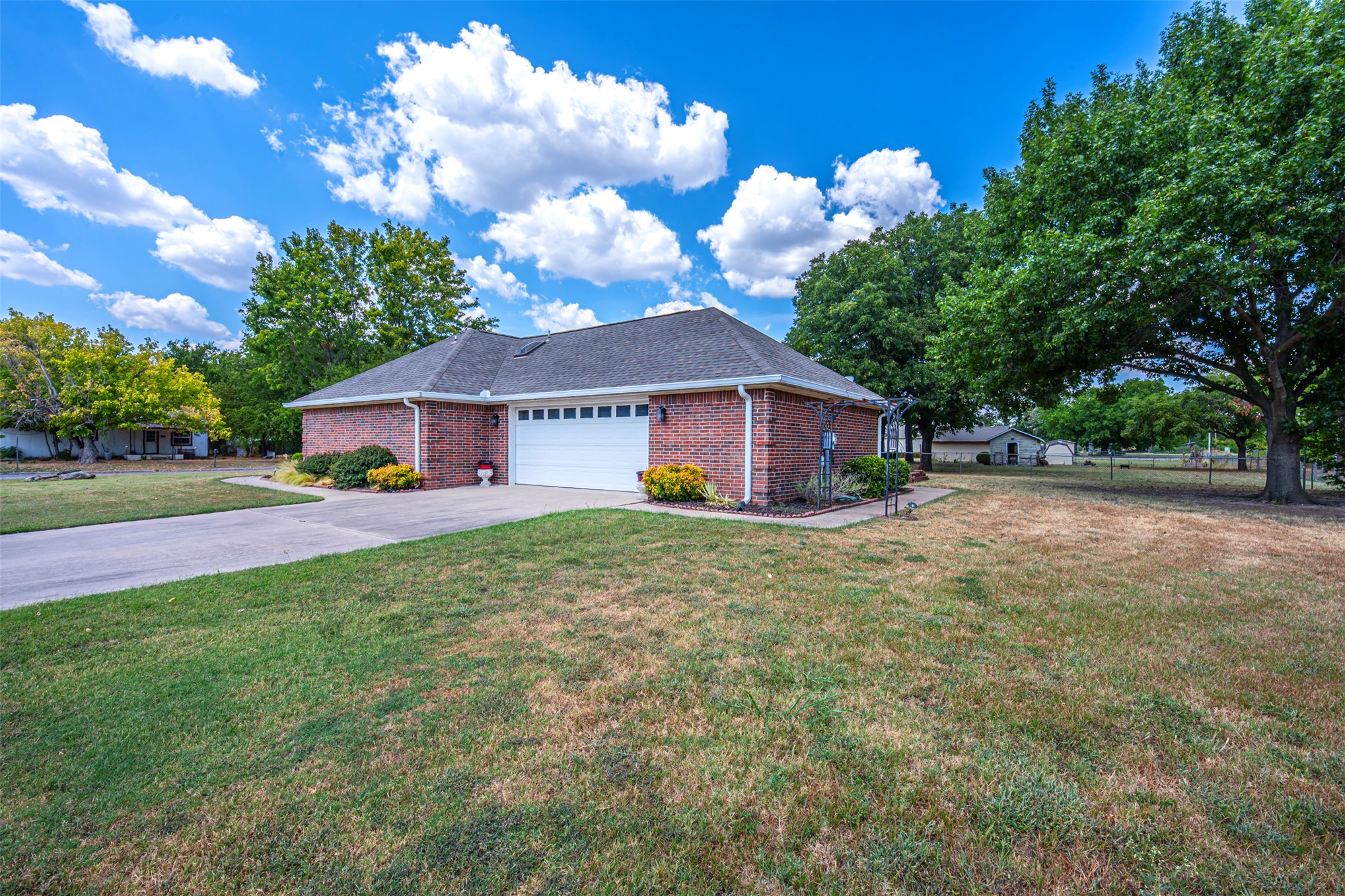 210 S 8th Davis OK 73030