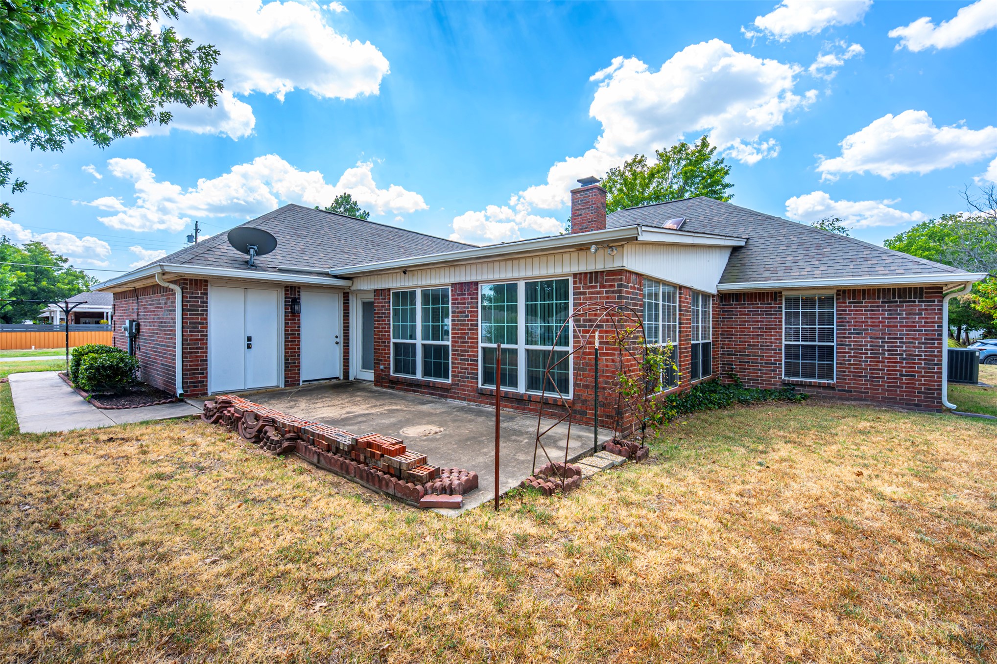 210 S 8th Davis OK 73030