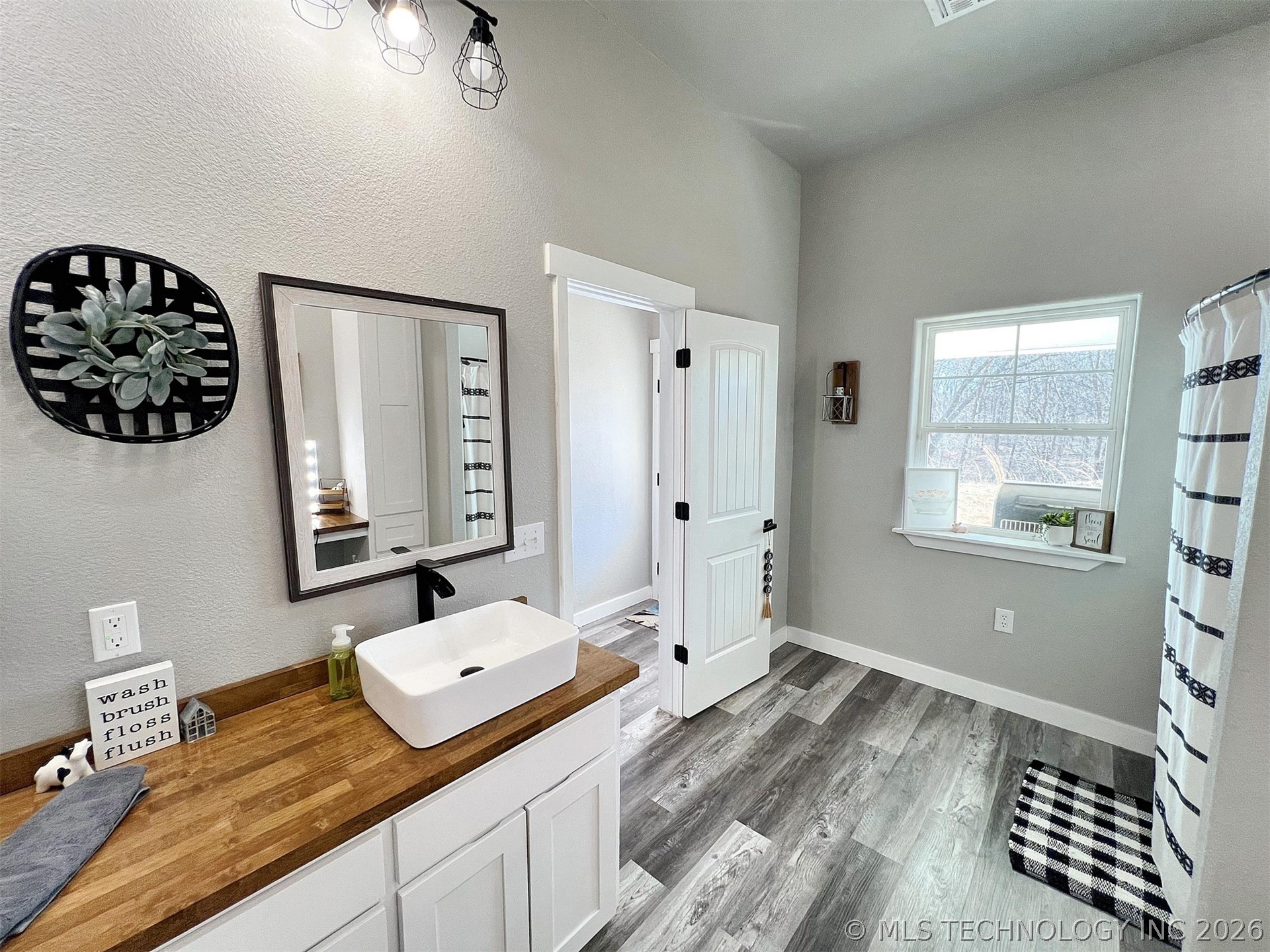 11457 N 510 Road Tahlequah OK 74464