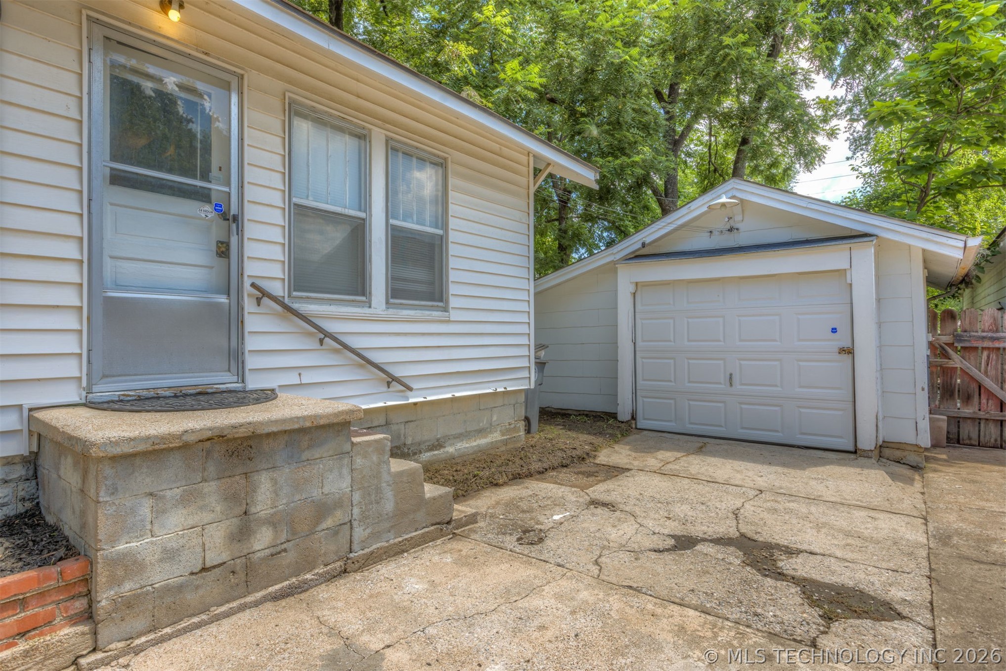 3741 S 31st Westavenue Tulsa OK 74107