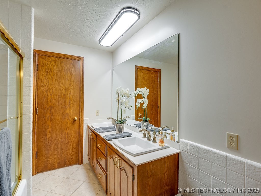 100 E Kings Ada OK 74820