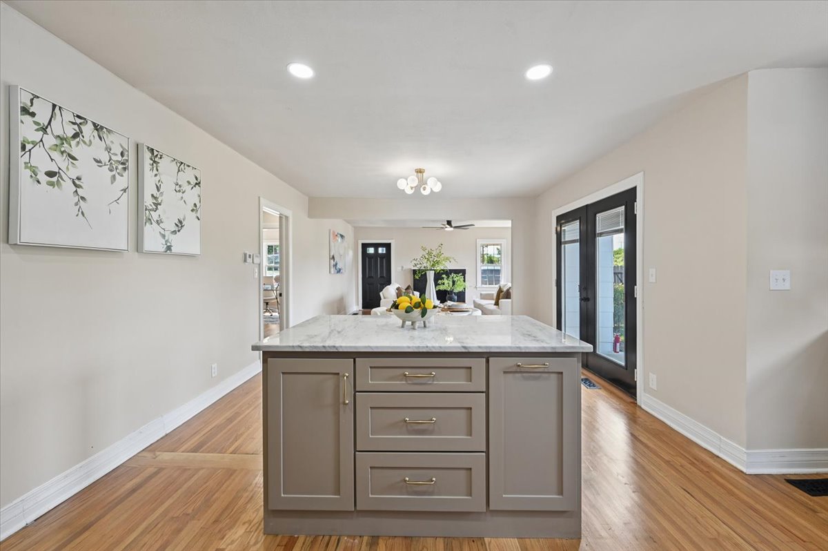 103 S Knoxville Avenue Tulsa OK 74112