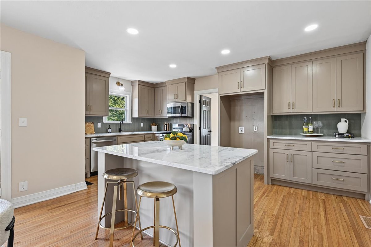 103 S Knoxville Avenue Tulsa OK 74112
