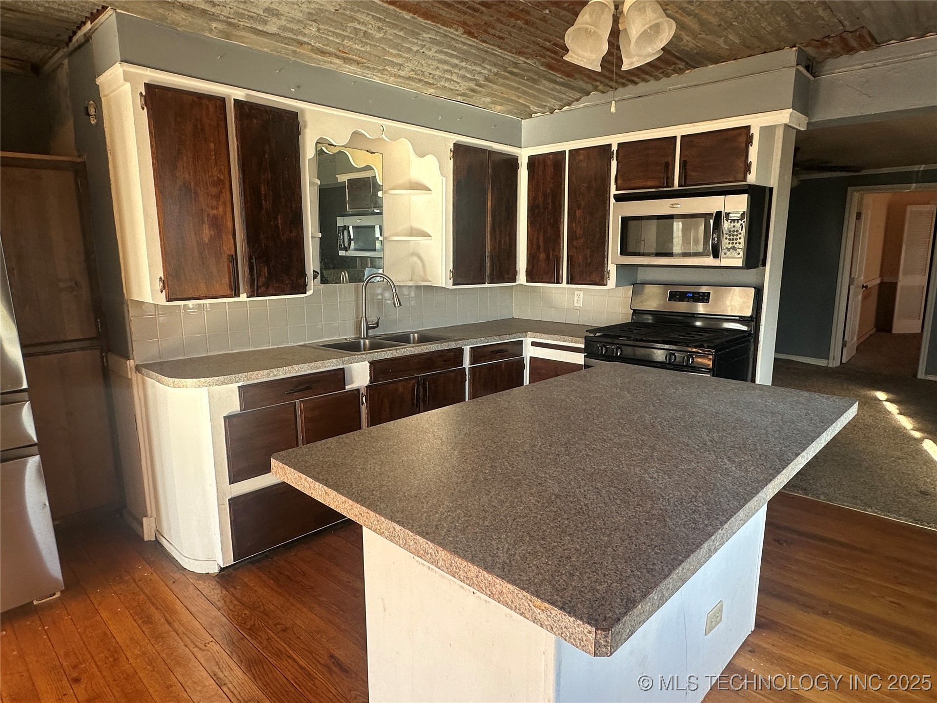 1030 4th Stuart OK 74570