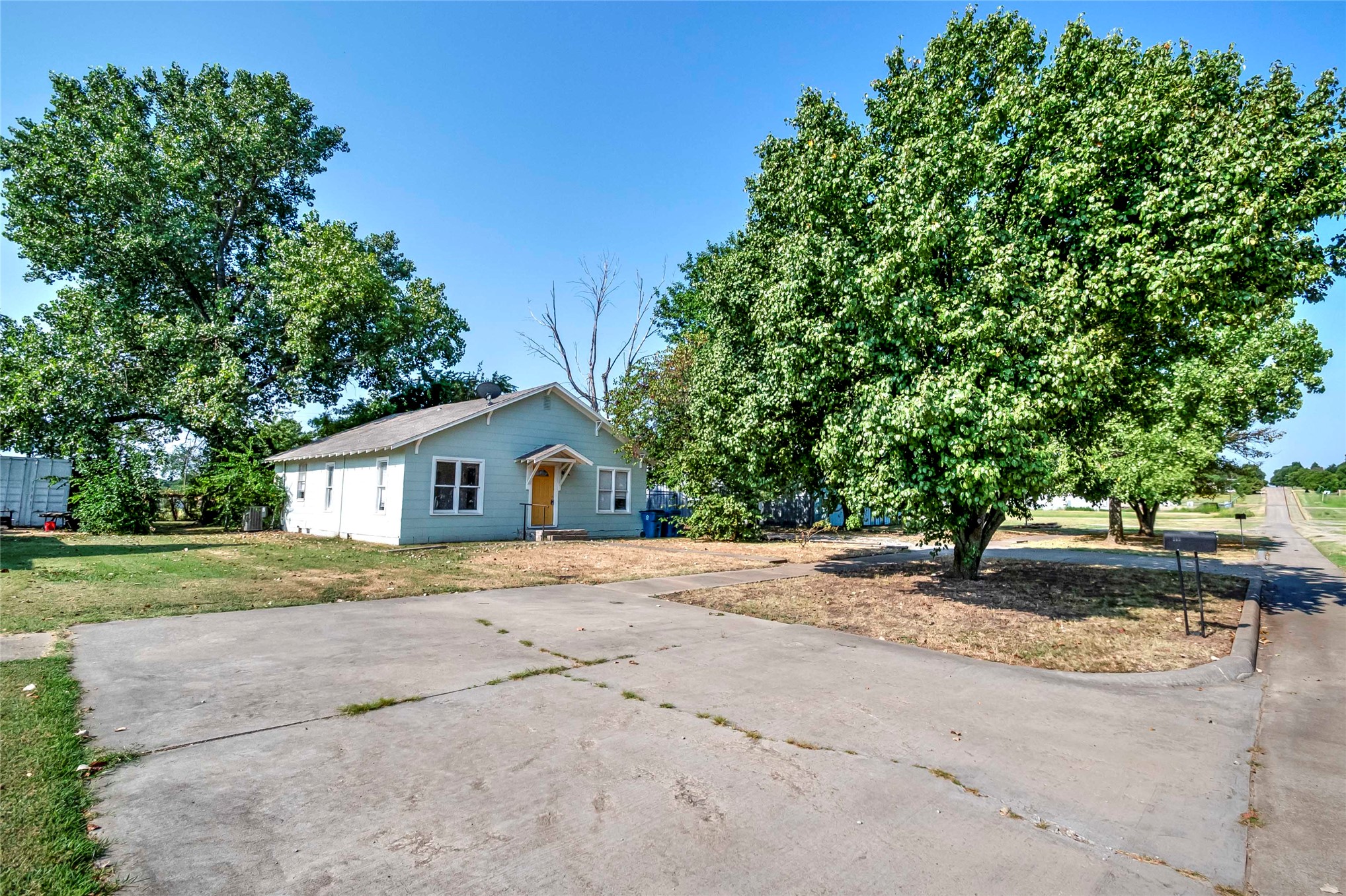 313 W Moses Street Cushing OK 74023