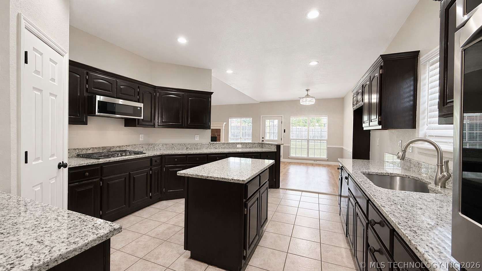 7714 S 92nd Place Tulsa OK 74133
