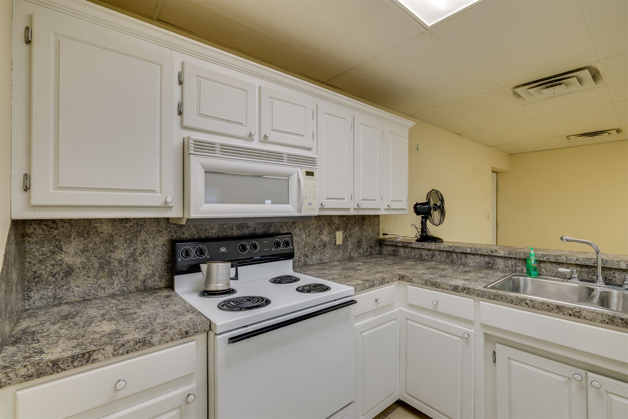 25080 Turkey Pen Hollow Road Henryetta OK 74437