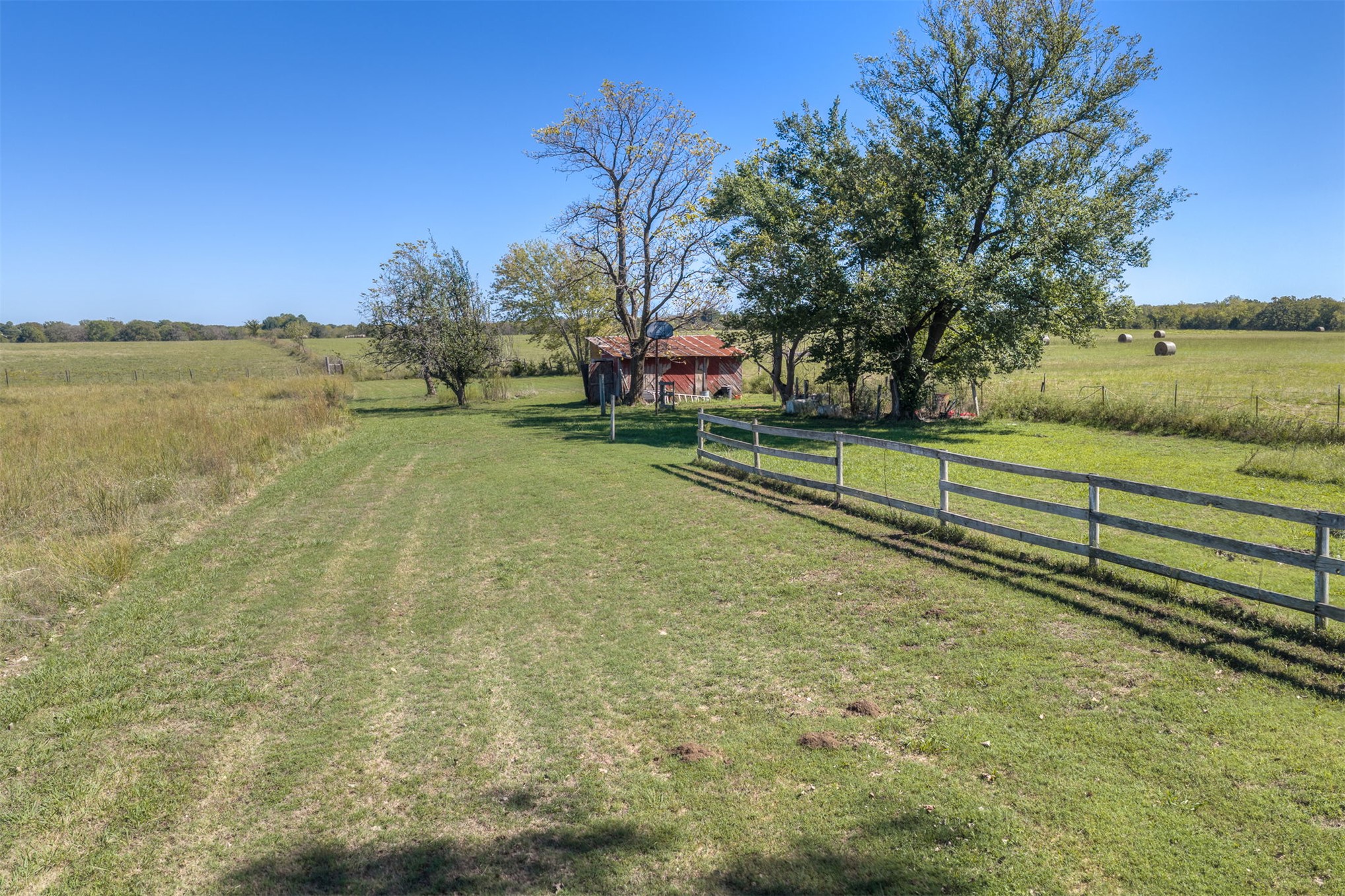 25080 Turkey Pen Hollow Road Henryetta OK 74437
