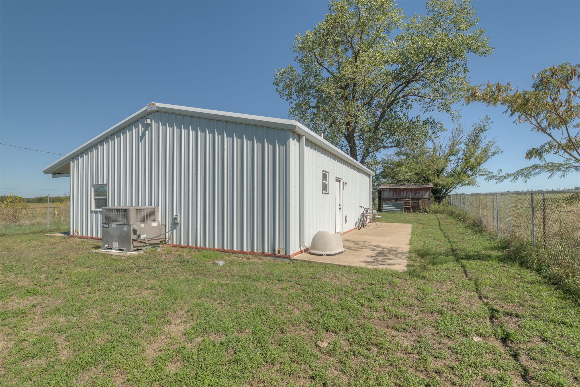 25080 Turkey Pen Hollow Road Henryetta OK 74437