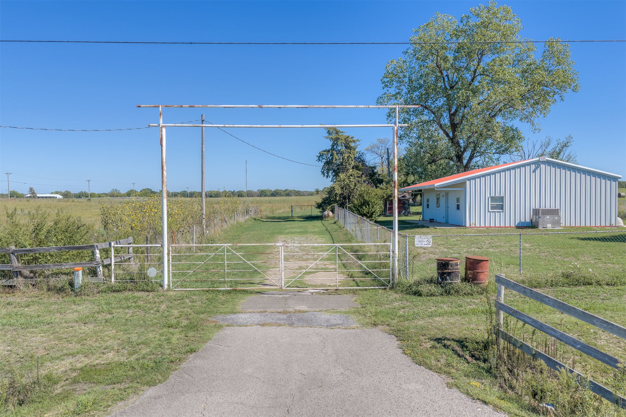 25080 Turkey Pen Hollow Road Henryetta OK 74437