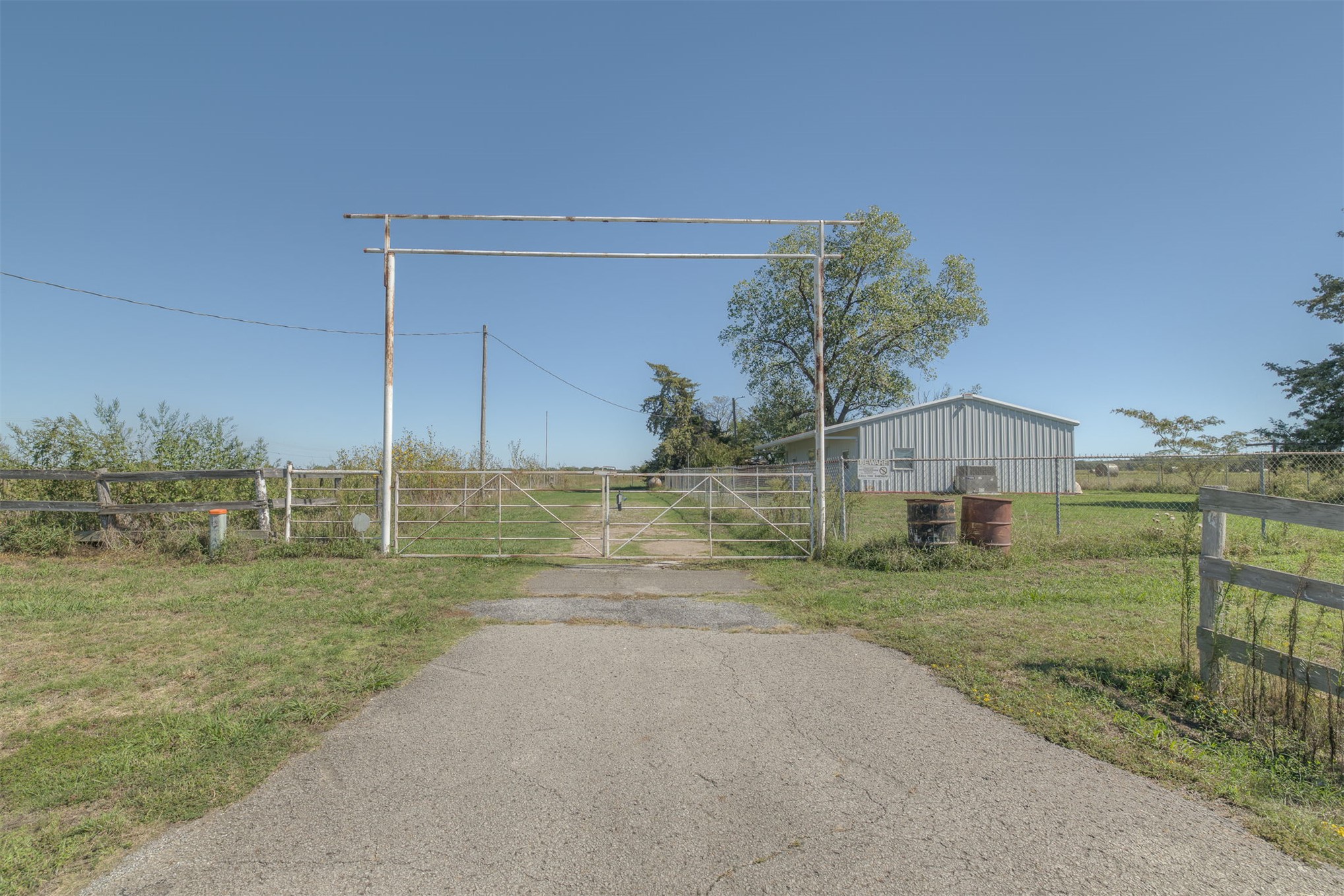 25080 Turkey Pen Hollow Road Henryetta OK 74437