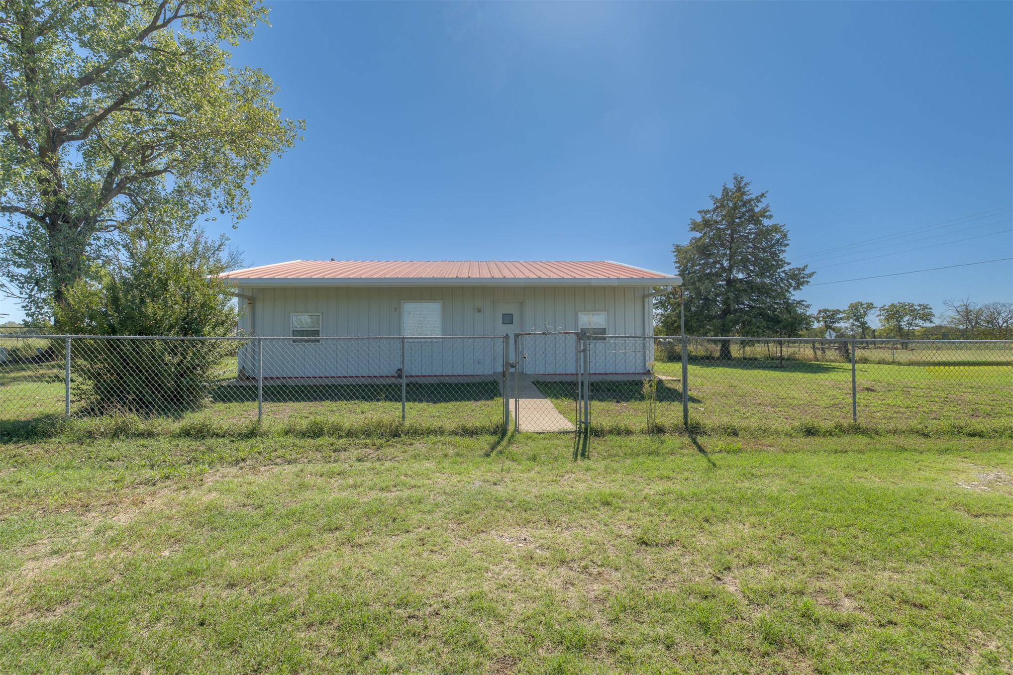 25080 Turkey Pen Hollow Road Henryetta OK 74437