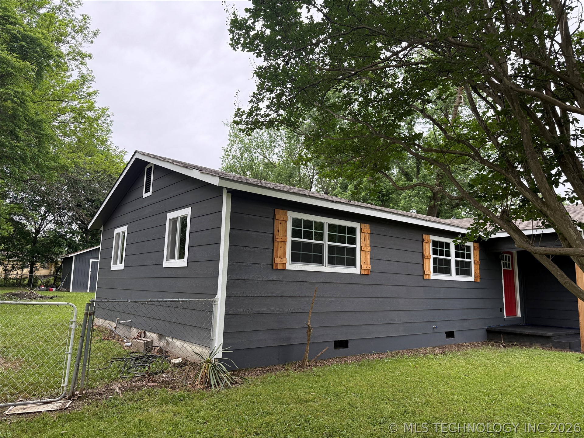 702 6th Avenue Warner OK 74469