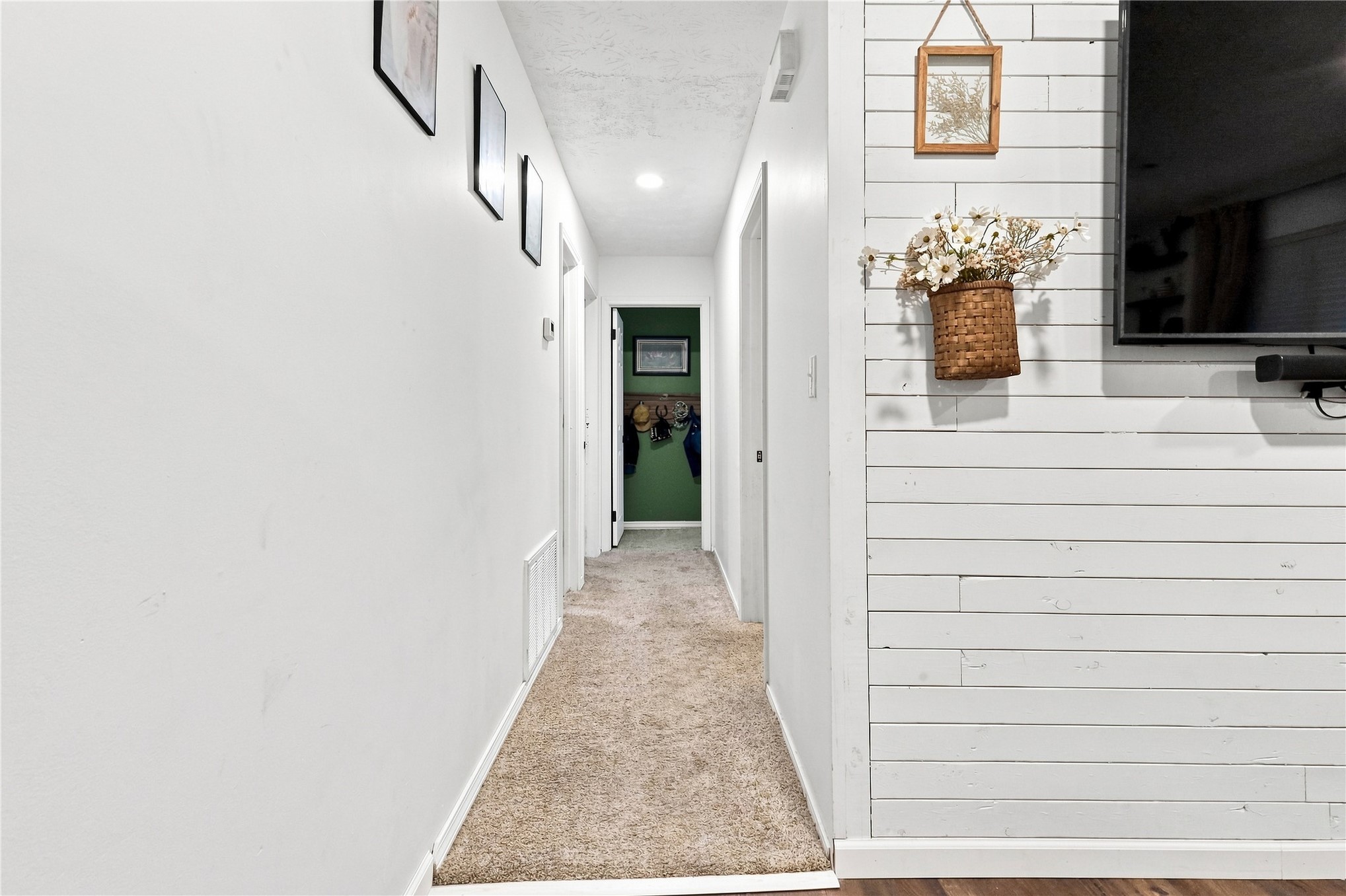 19 S Whitaker Street Pryor OK 74361