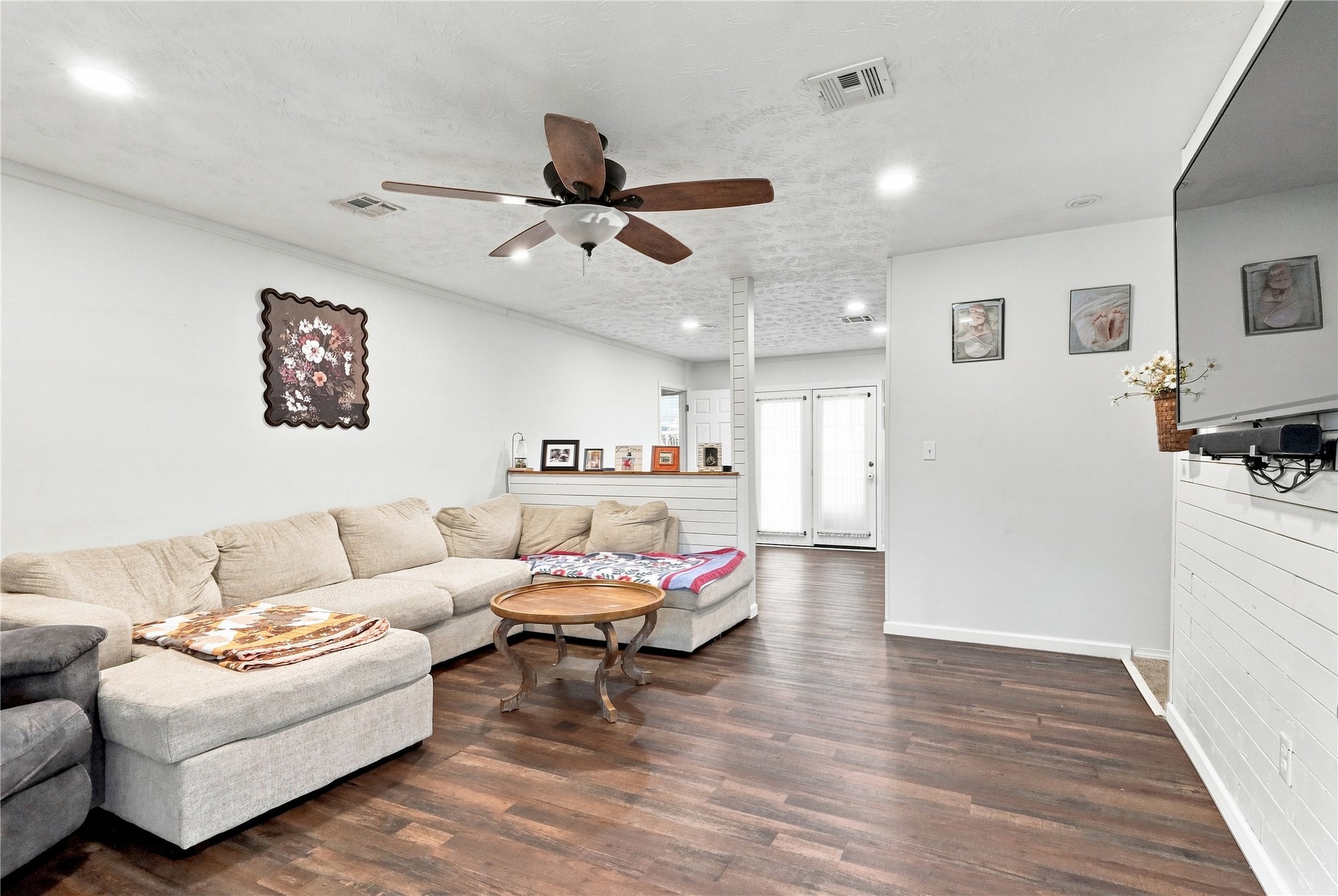 19 S Whitaker Street Pryor OK 74361
