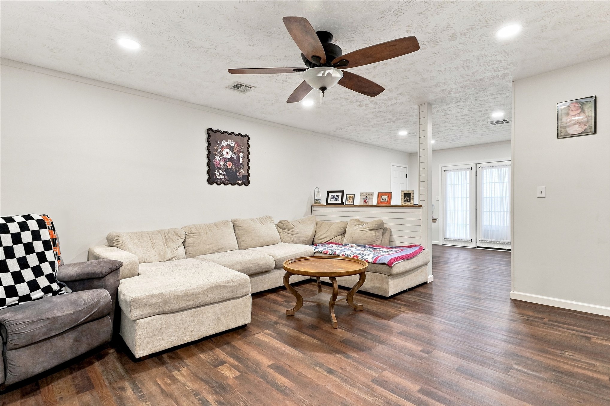 19 S Whitaker Street Pryor OK 74361