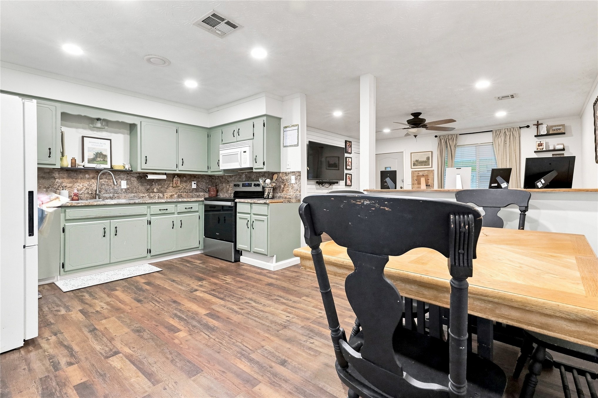 19 S Whitaker Street Pryor OK 74361
