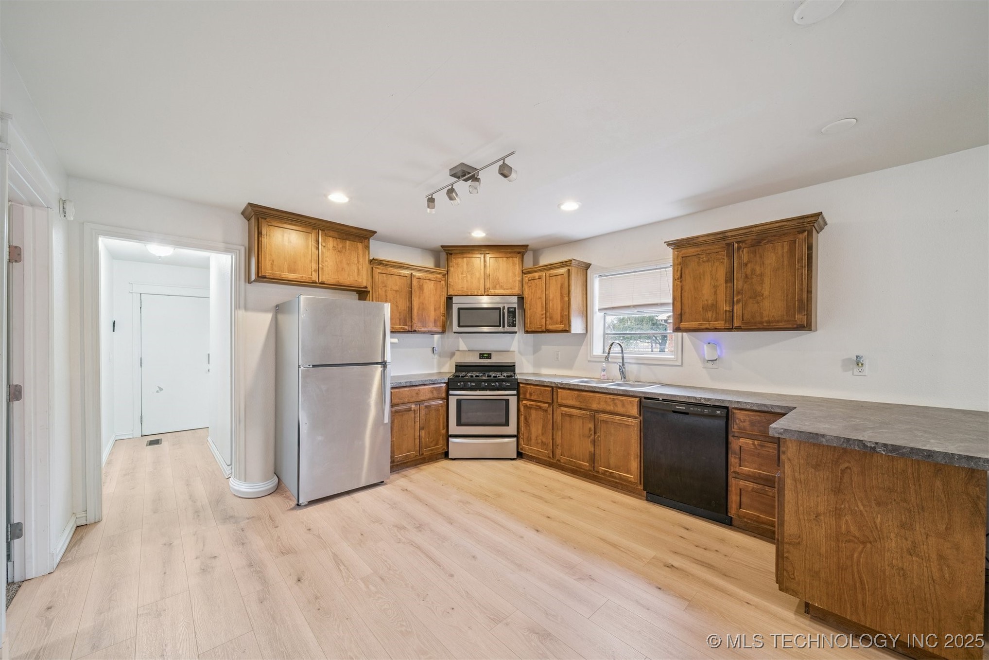 1217 E Cherry Street Cushing OK 74023