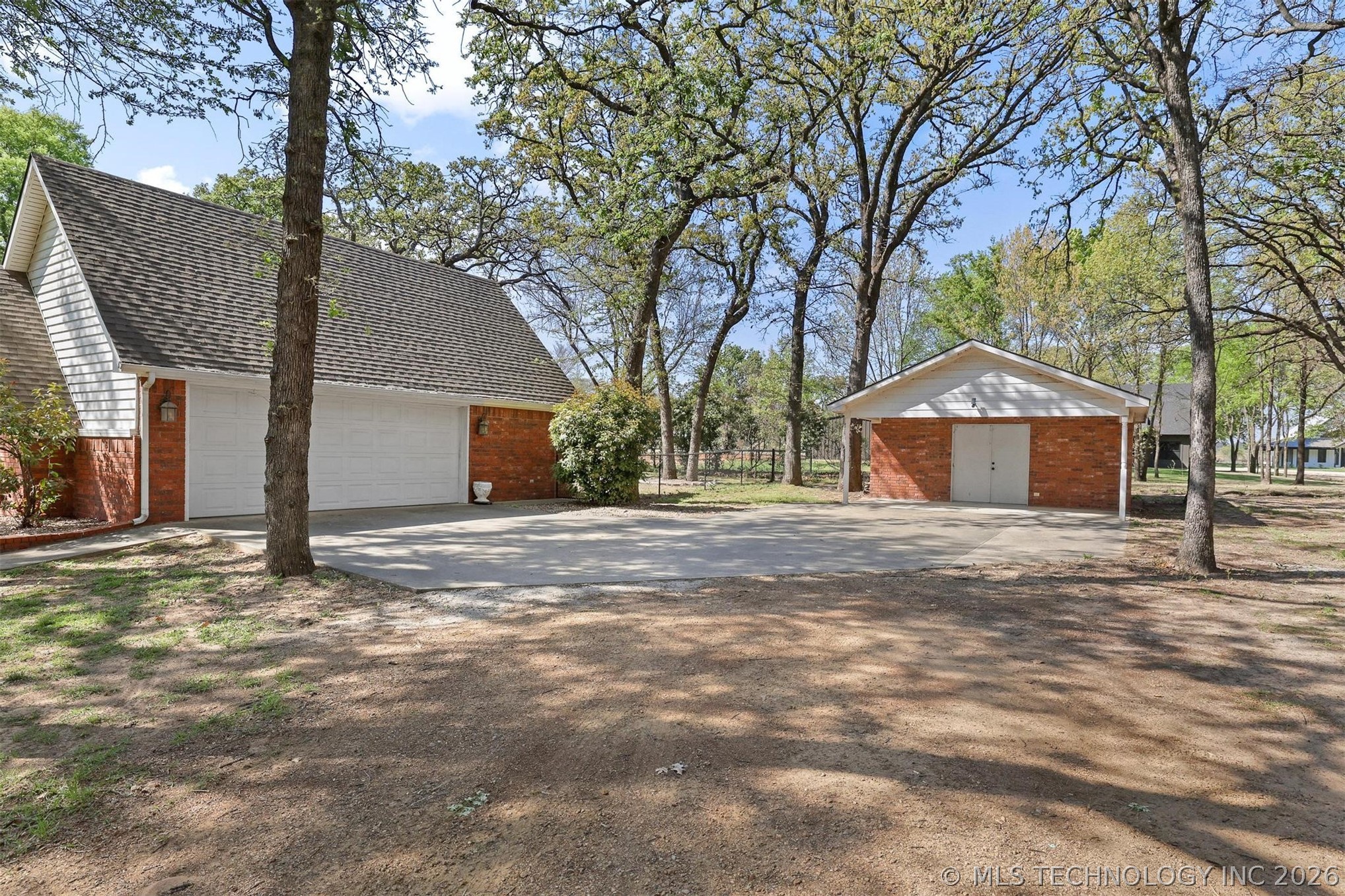 11952 N Woodlands Circle Kingston OK 73439