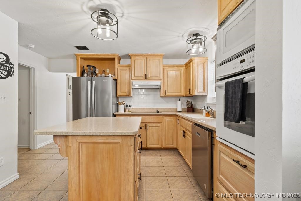 11952 N Woodlands Circle Kingston OK 73439