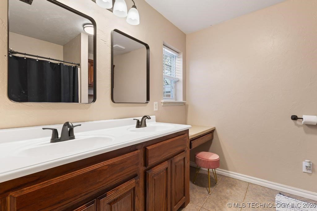 11952 N Woodlands Circle Kingston OK 73439