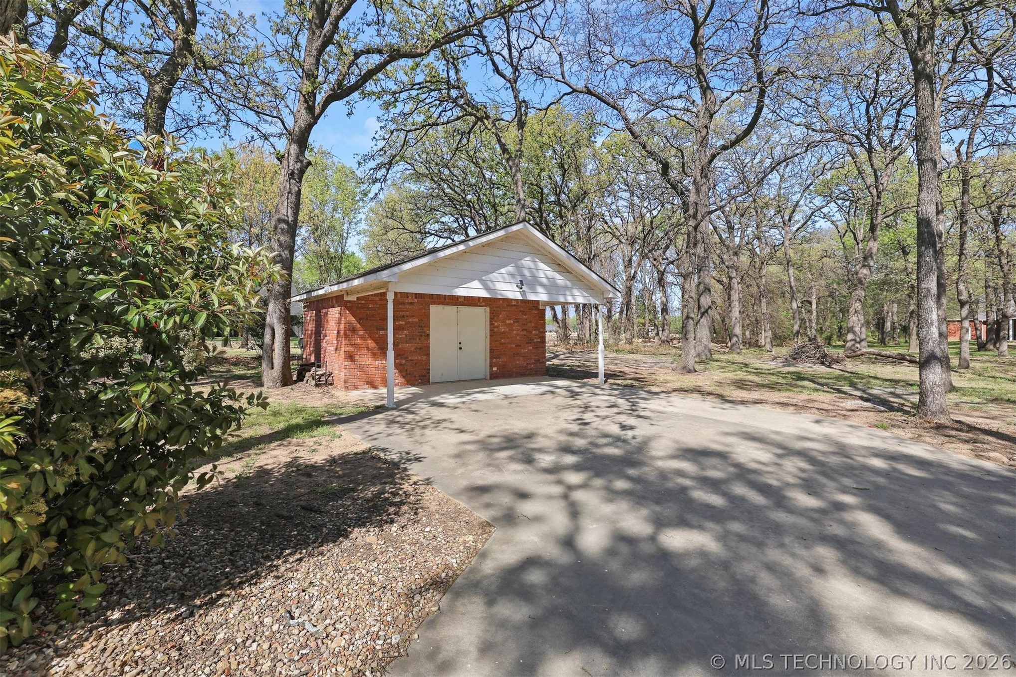 11952 N Woodlands Circle Kingston OK 73439