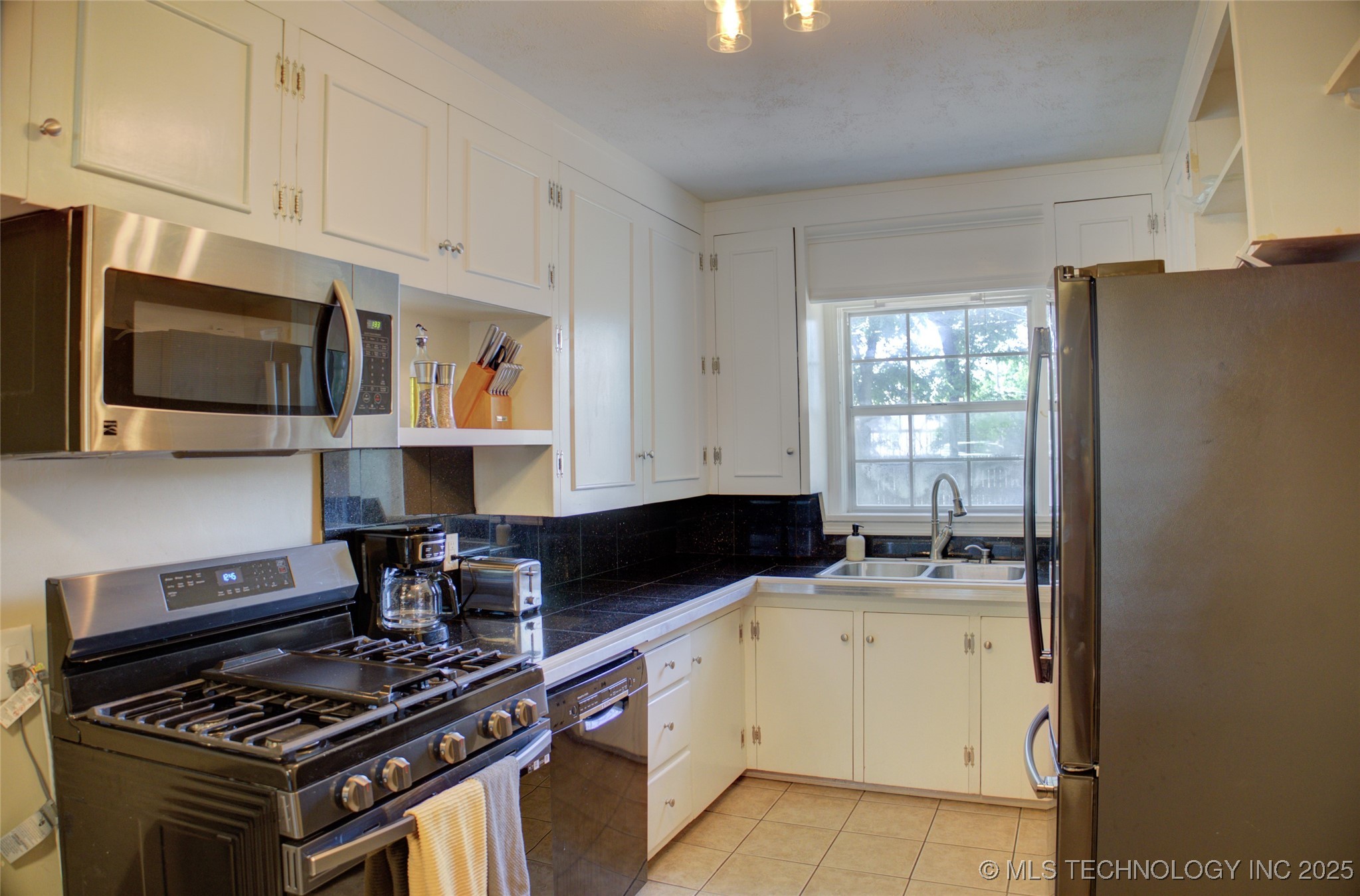 2328 S Delaware Court Tulsa OK 74114