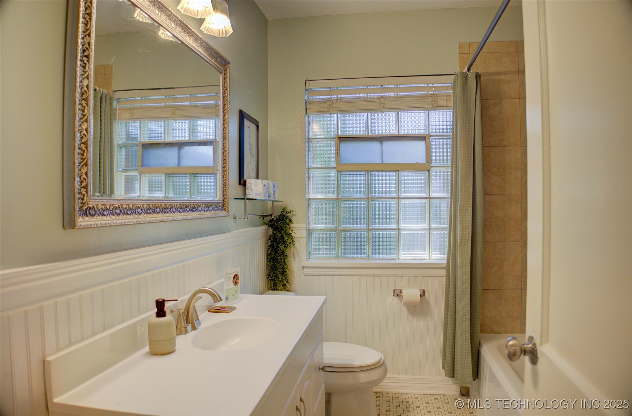 2328 S Delaware Court Tulsa OK 74114