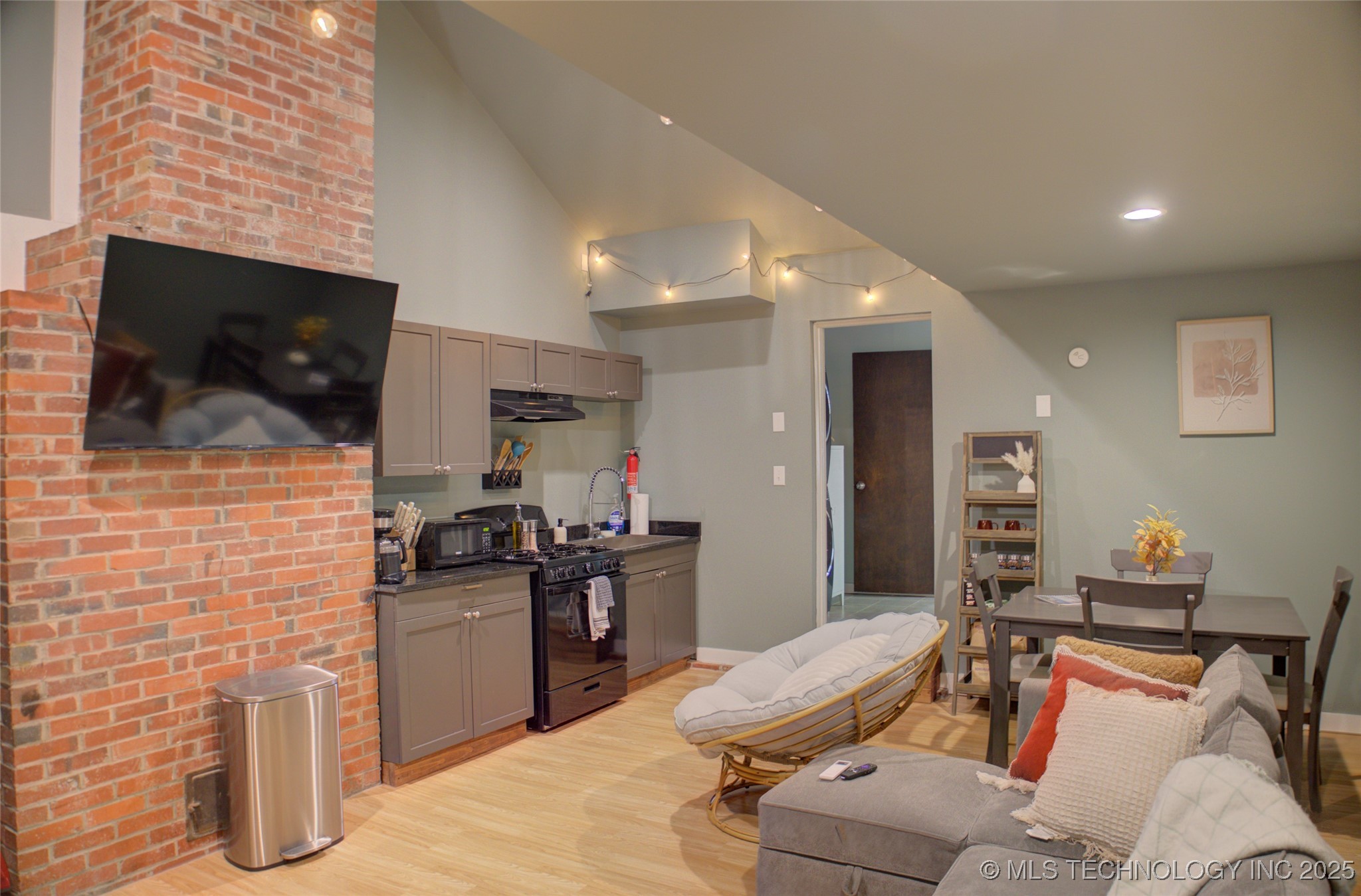 2328 S Delaware Court Tulsa OK 74114