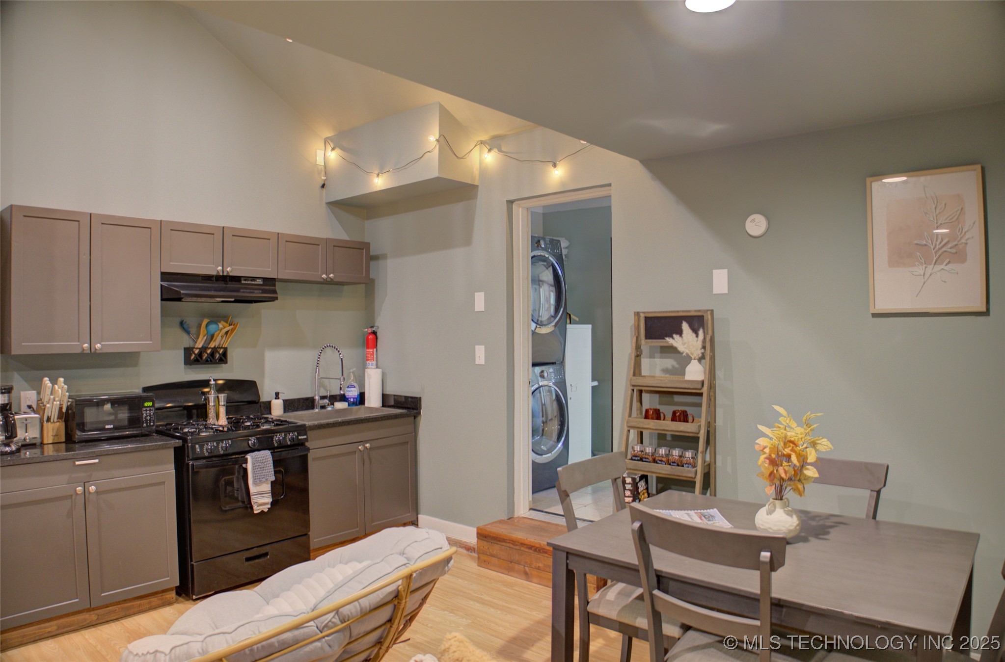 2328 S Delaware Court Tulsa OK 74114