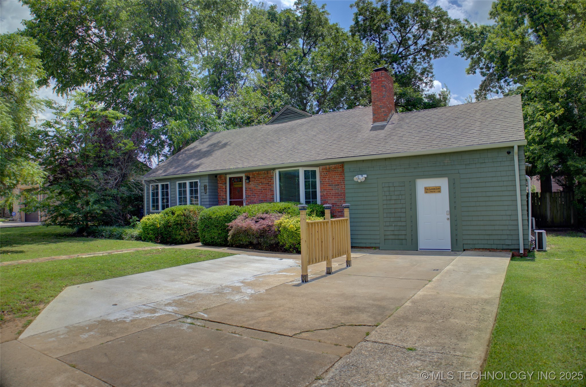 2328 S Delaware Court Tulsa OK 74114