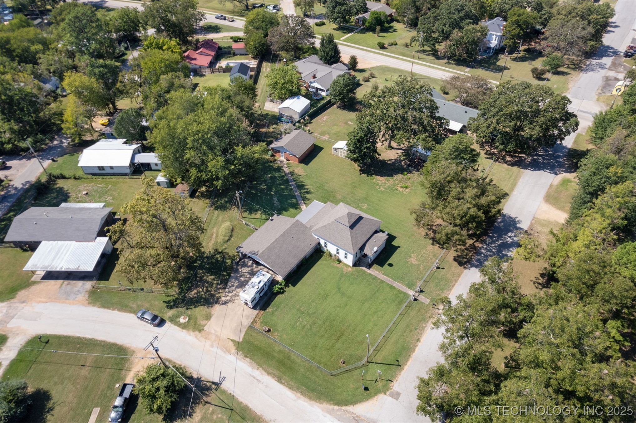506 E Neil Armstrong Tishomingo OK 73460