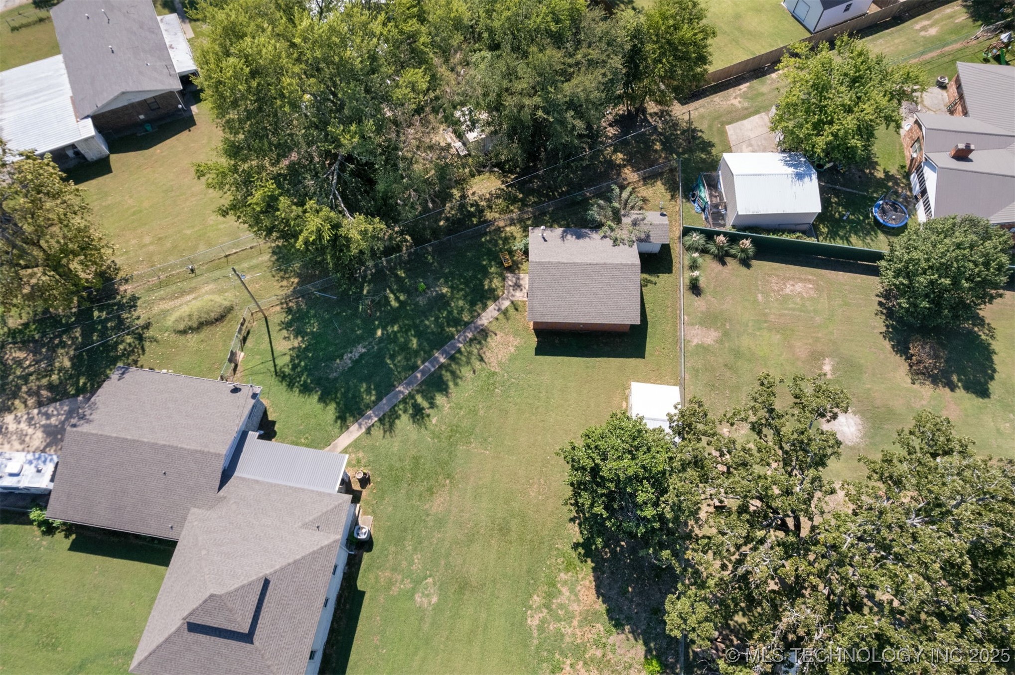 506 E Neil Armstrong Tishomingo OK 73460