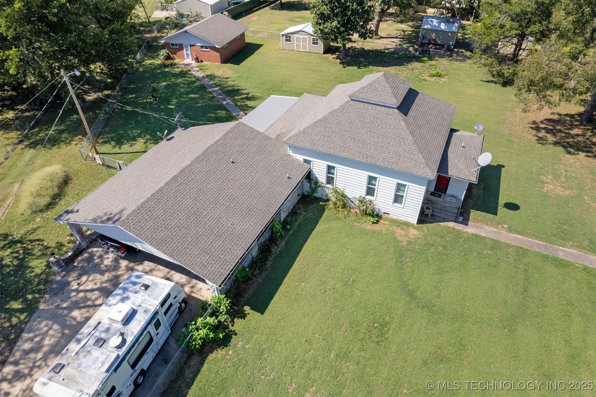 506 E Neil Armstrong Tishomingo OK 73460