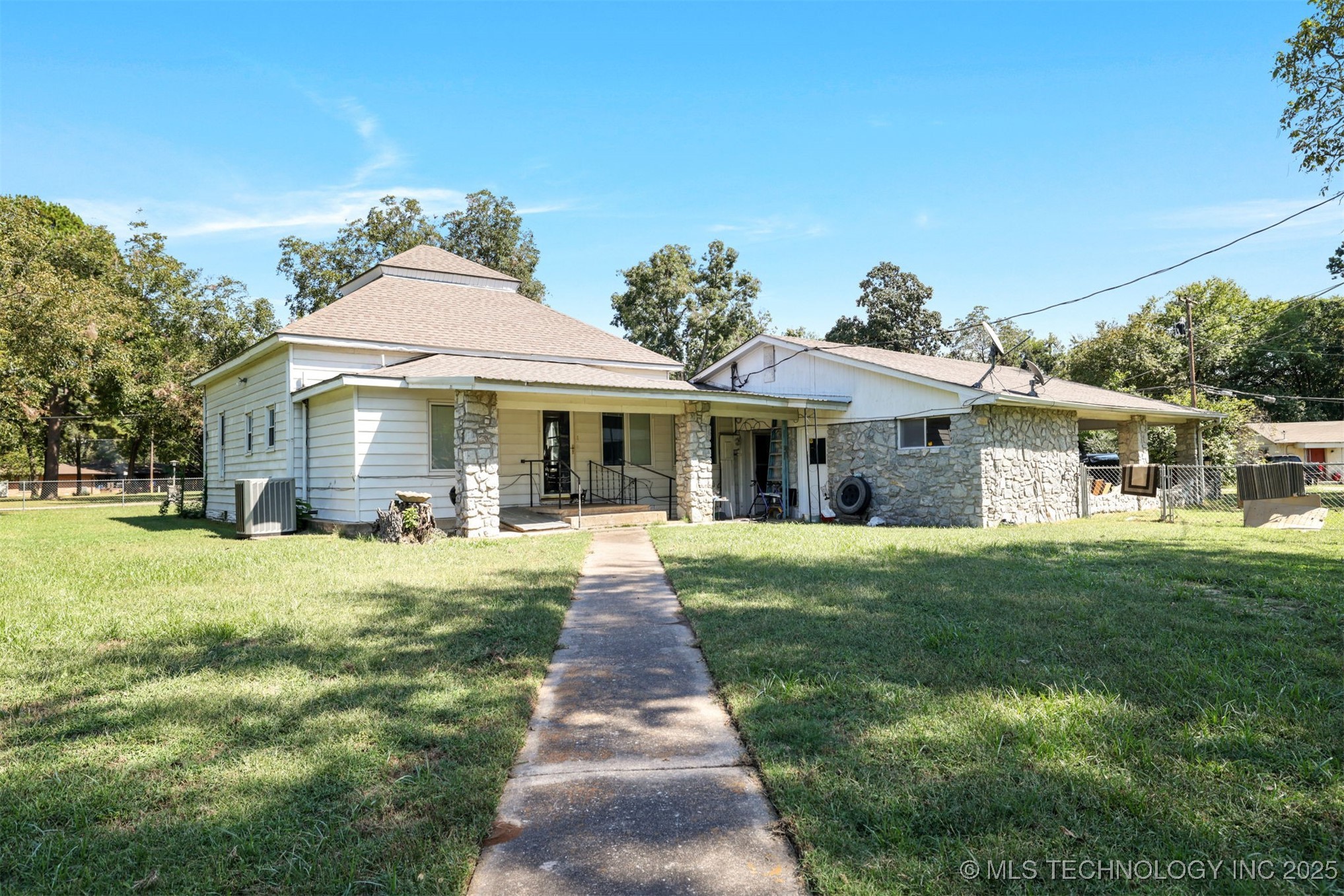 506 E Neil Armstrong Tishomingo OK 73460
