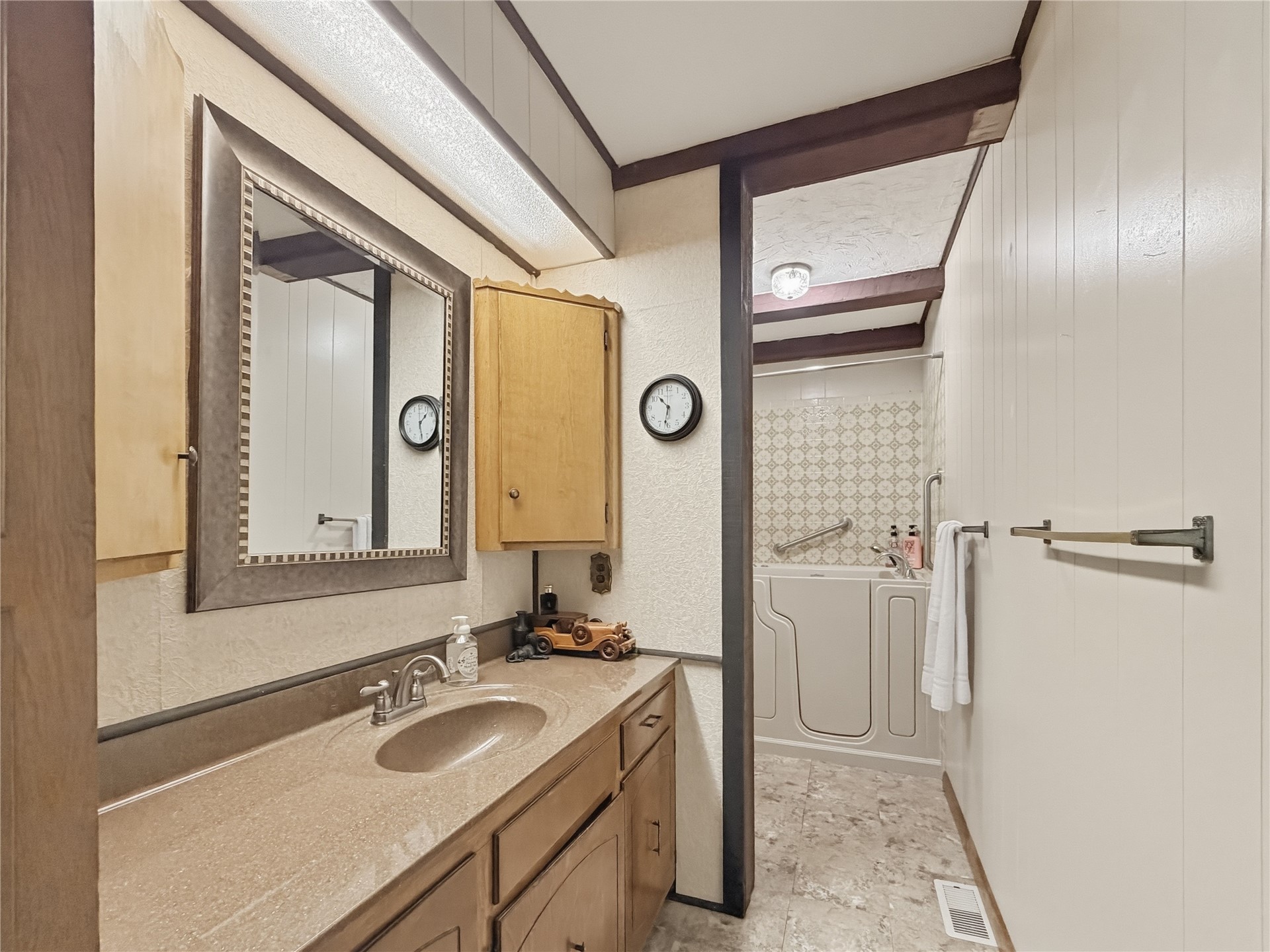 1001 W Cedar Street Stilwell OK 74960