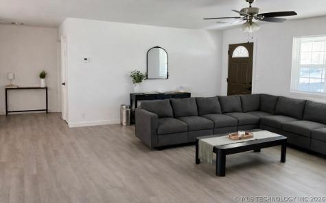 8354 N Highway 82 Spavinaw OK 74366