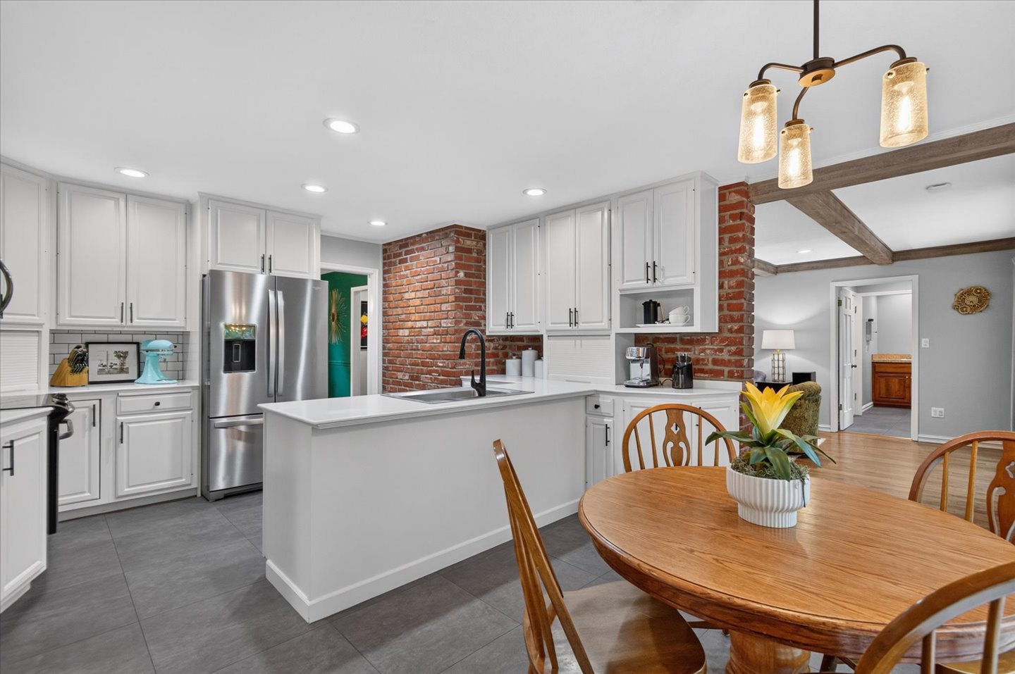 2818 Redhawe Bartlesville OK 74006
