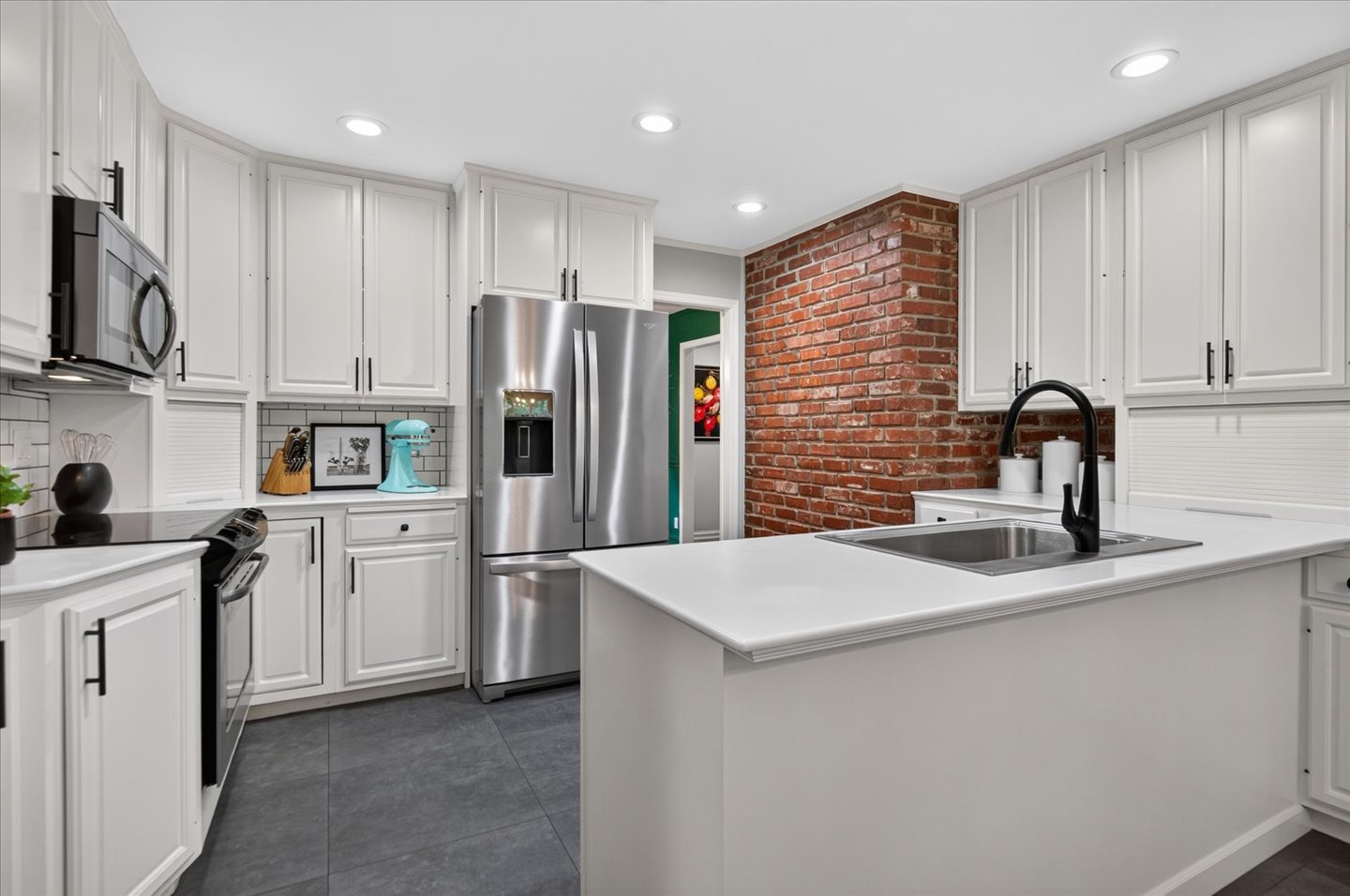 2818 Redhawe Bartlesville OK 74006