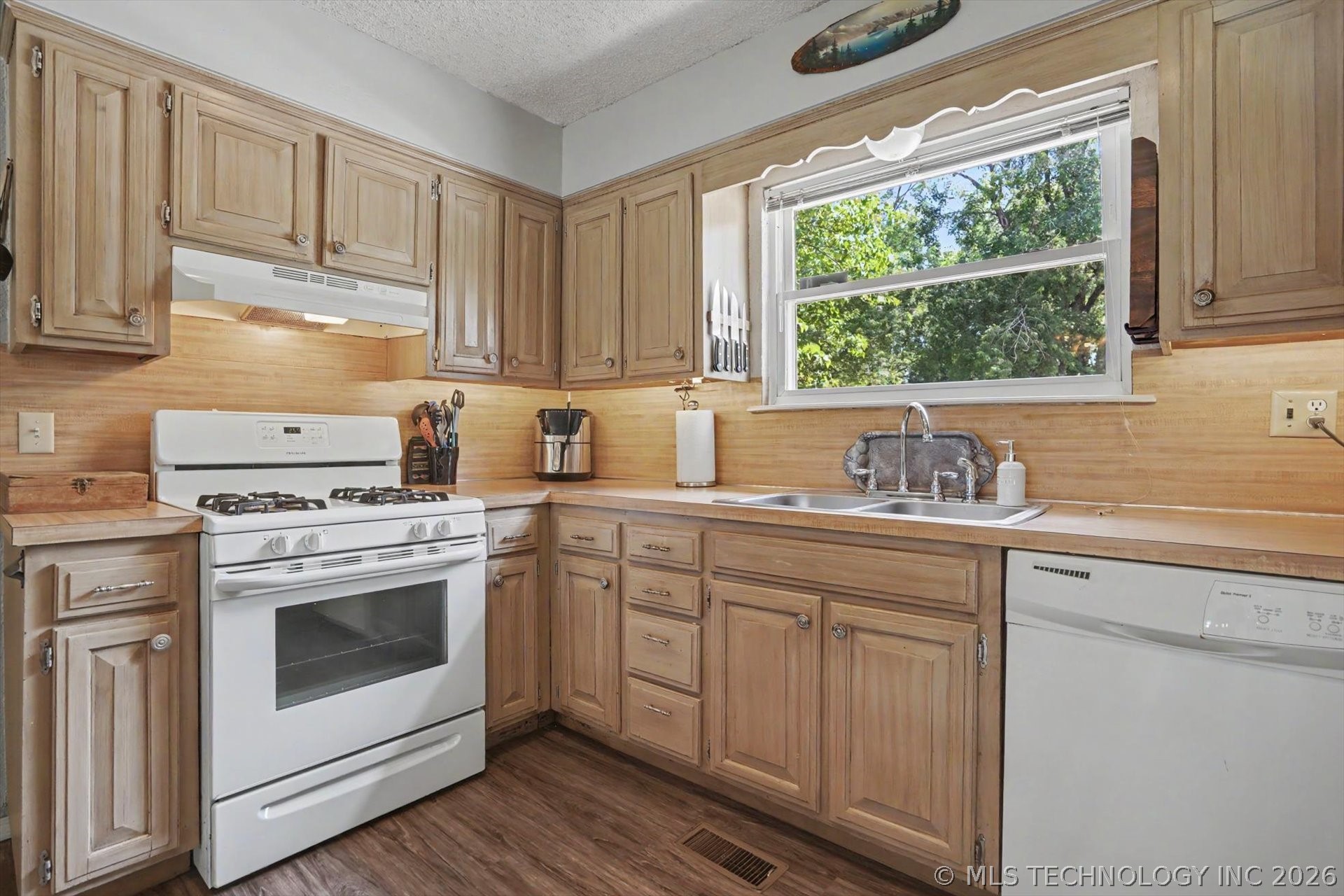 711 W 27th Street Sand Springs OK 74063