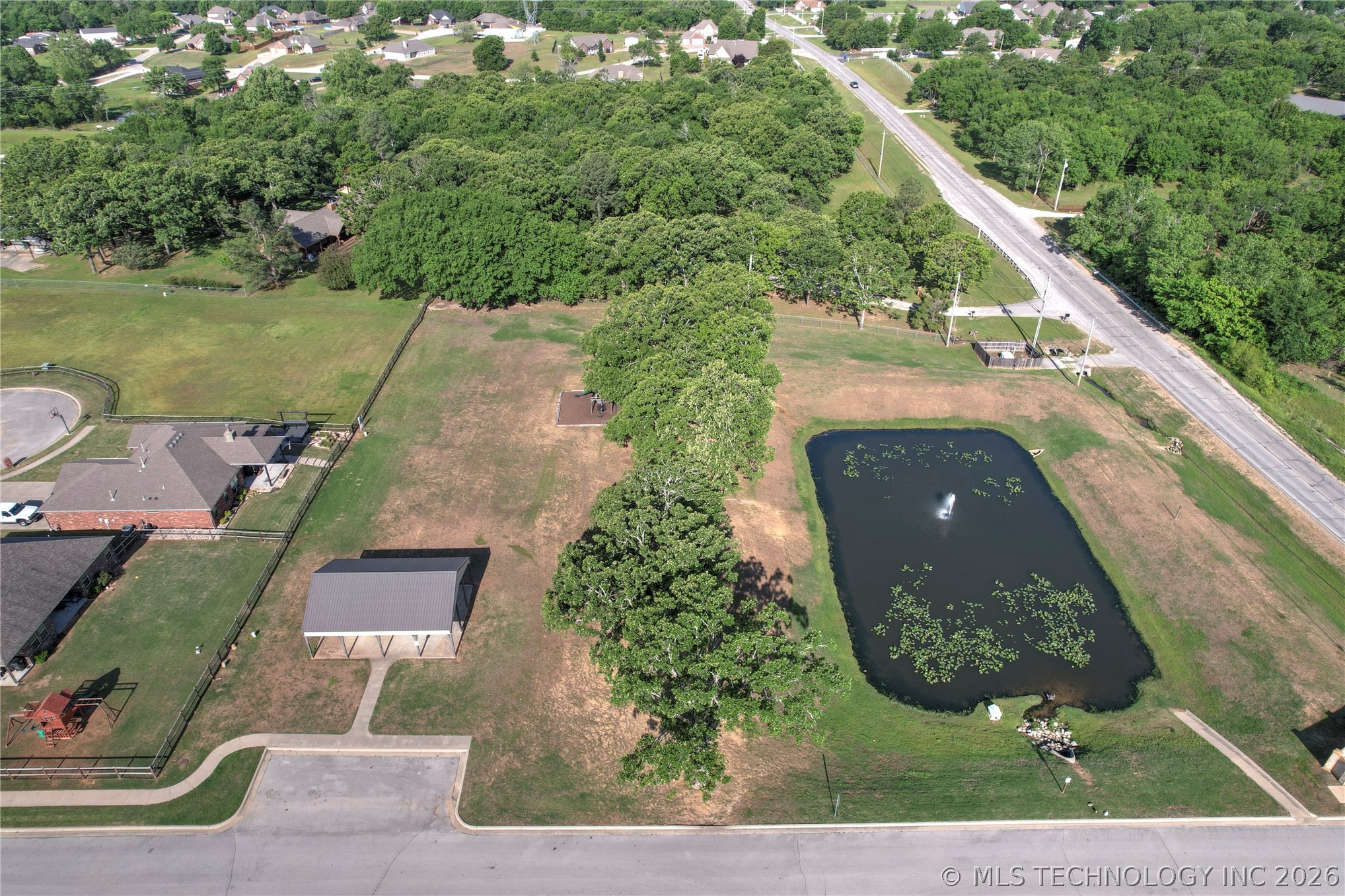 26576 E 143rd Street S Coweta OK 74429