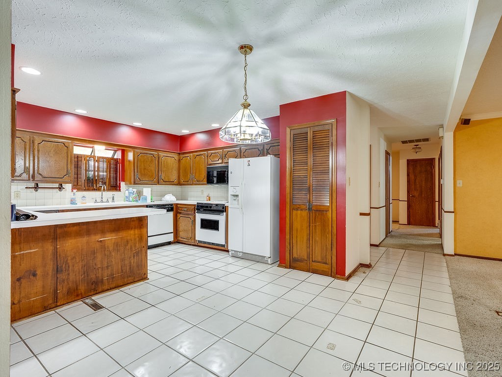 2431 Foliage Ada OK 74820