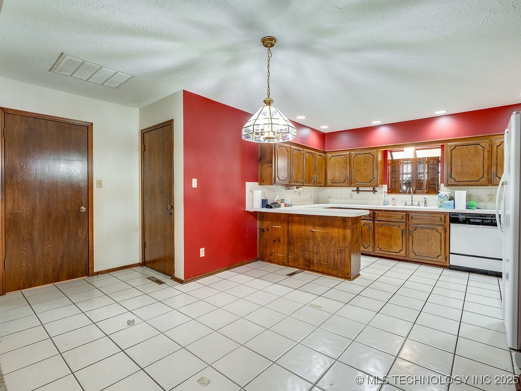 2431 Foliage Ada OK 74820