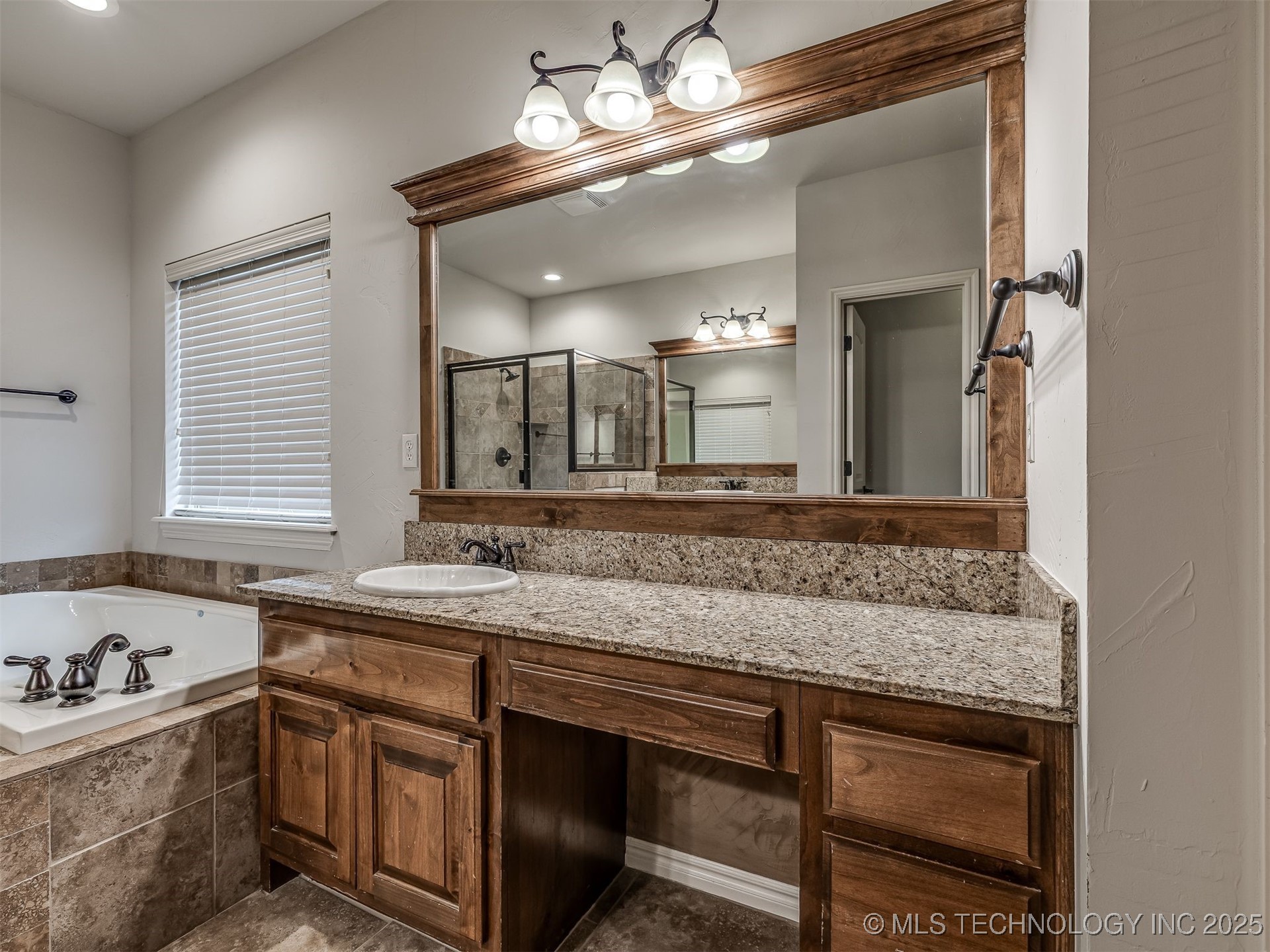 6083 E 143rd Place Bixby OK 74008