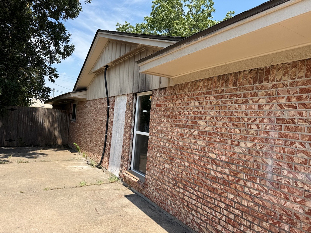 8809 E 2nd Street Tulsa OK 74112