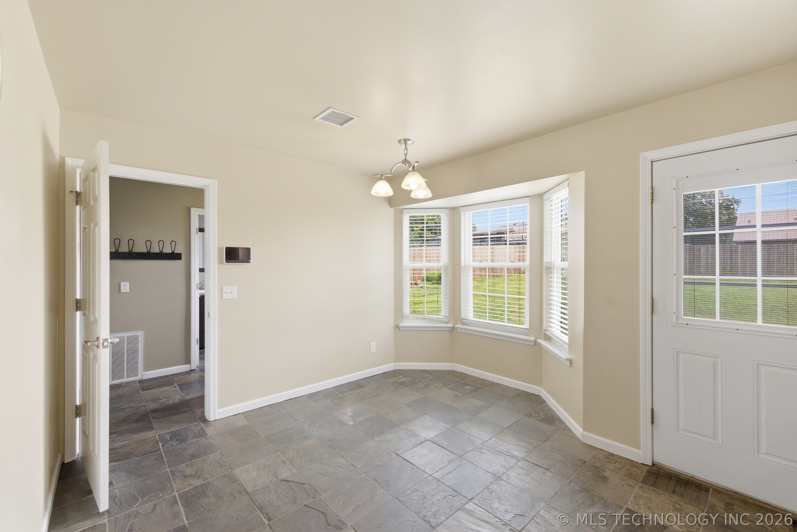 4901 S Narcissus Avenue Broken Arrow OK 74011