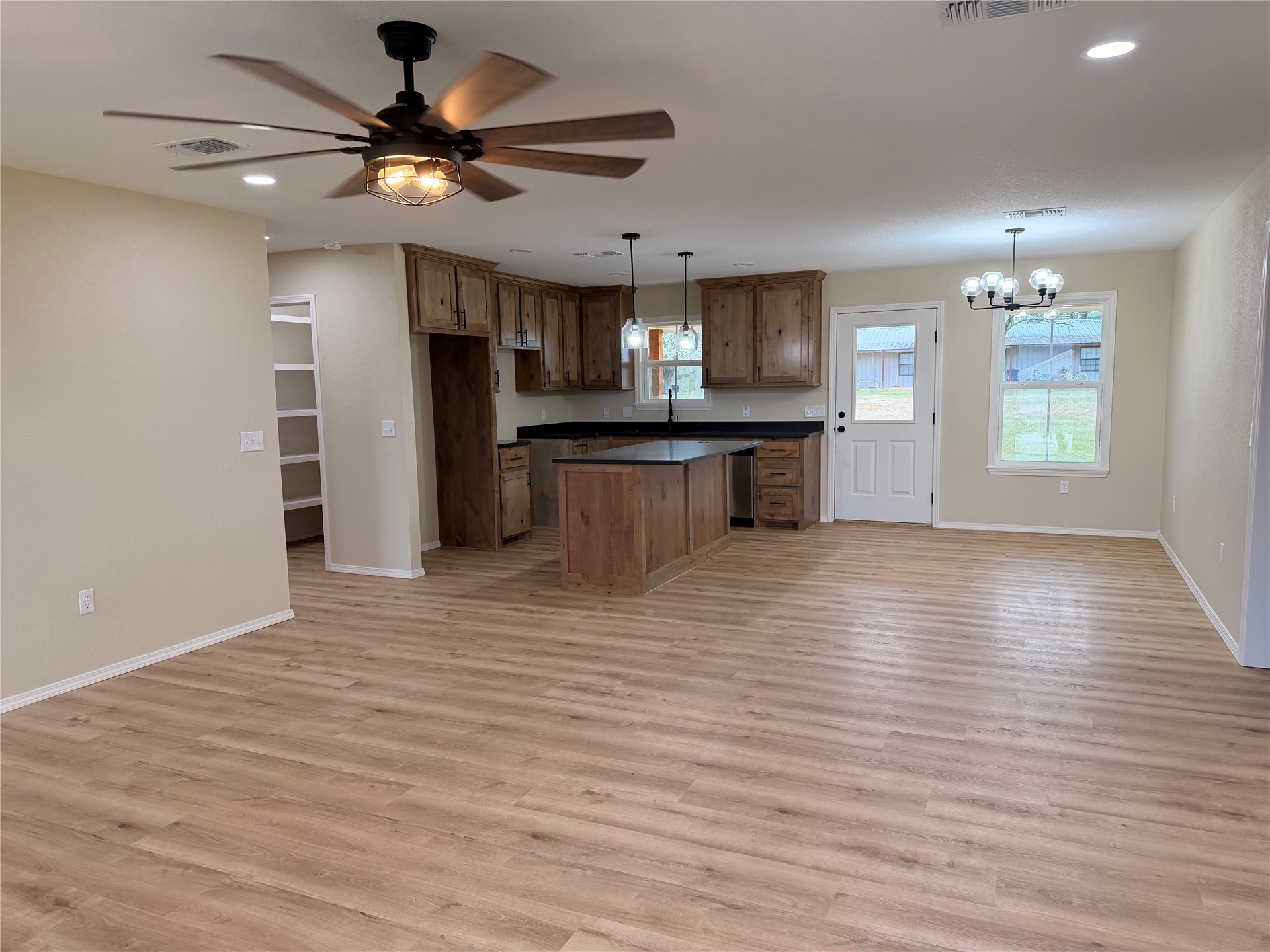 2915 E 2090 Road Hugo OK 74743