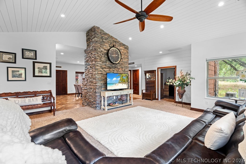 9094 Waters Edge Kingston OK 73439